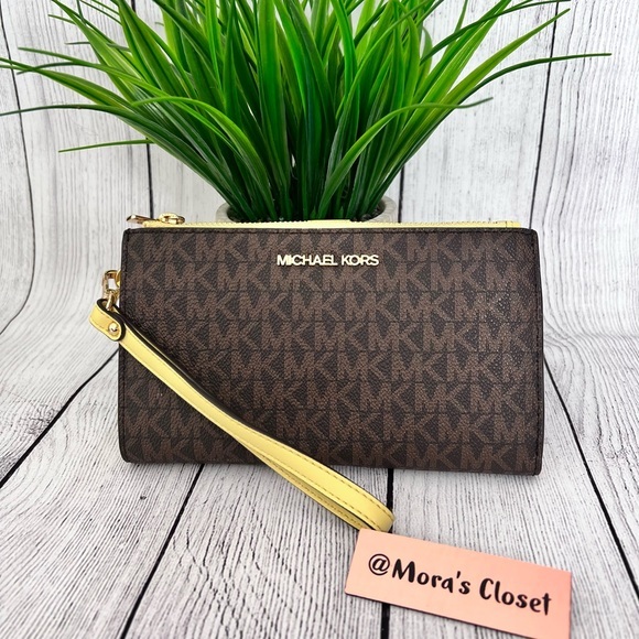 Michael Kors Handbags - Michael Kors Wallet